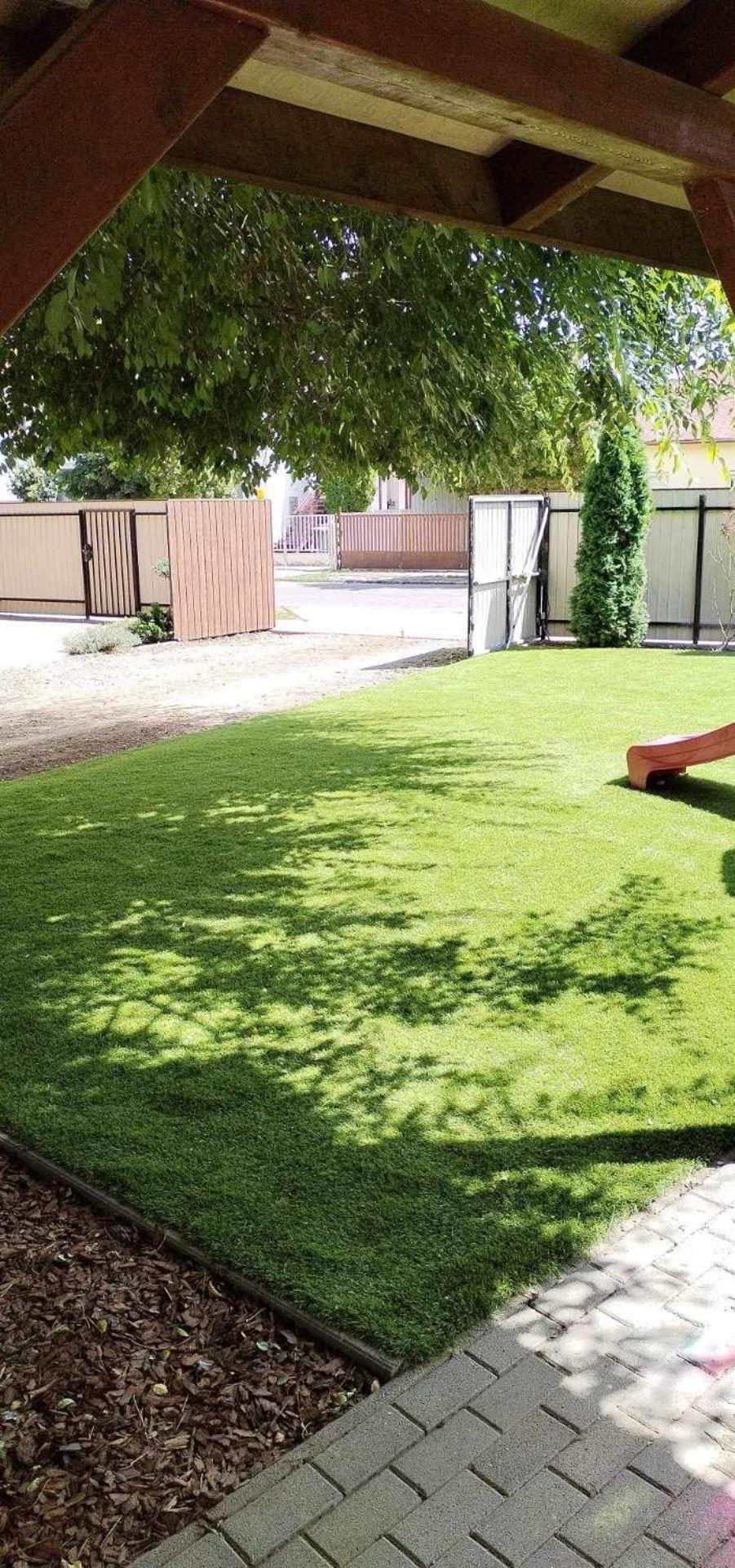 Levendula Apartmanhaz Hajdúszoboszló Buitenkant foto